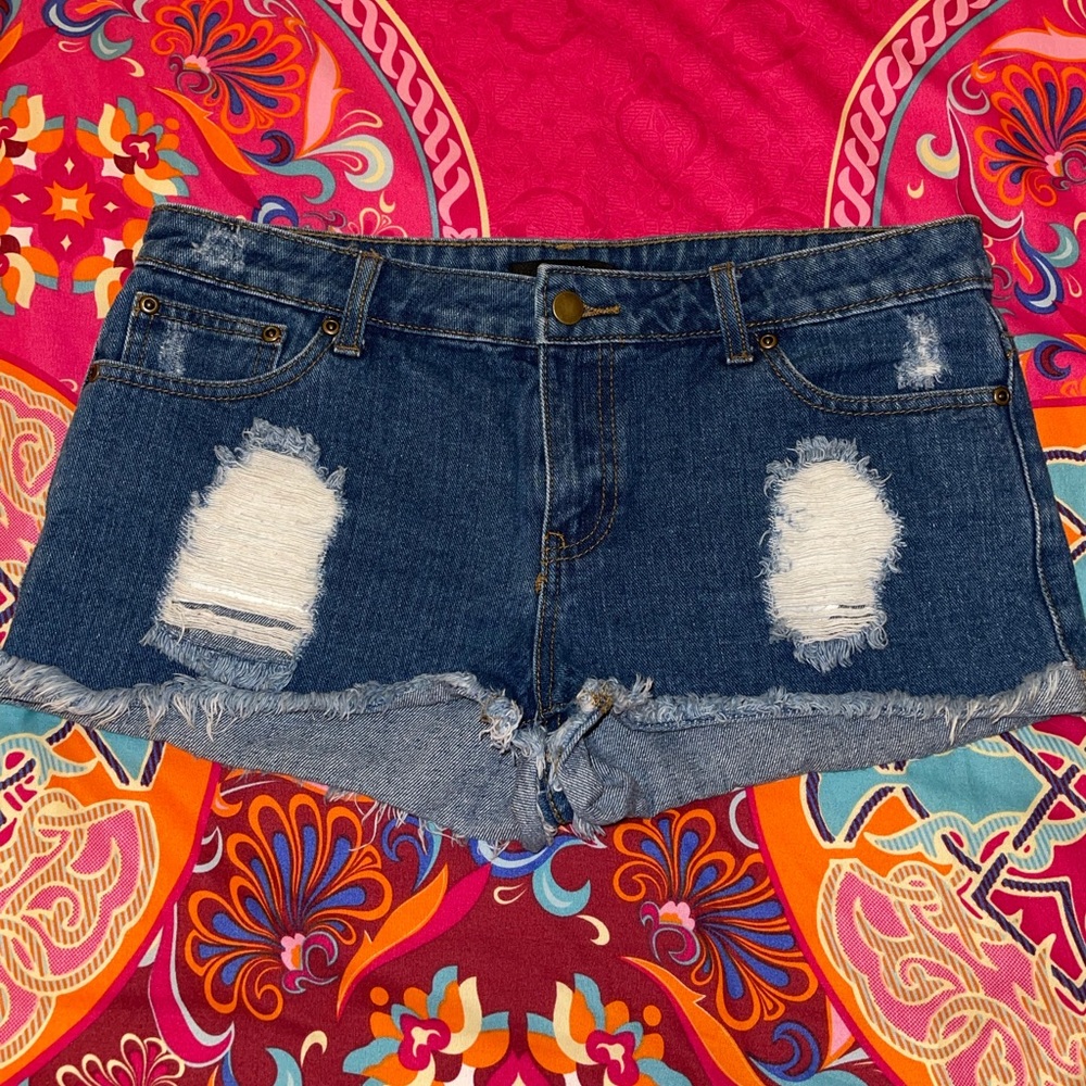 Forever 21. Dark denim jean shorts. Size 29.